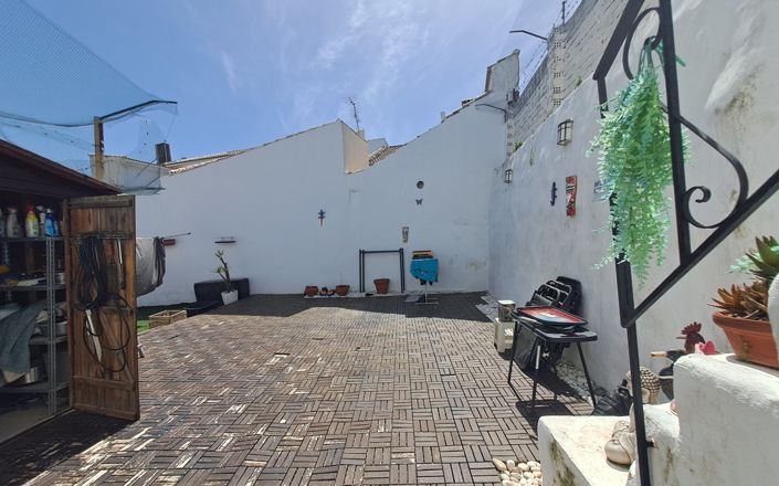 Image No.17-3 Bed House for sale