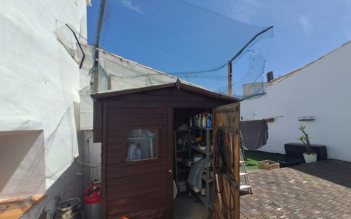 Image No.18-3 Bed House for sale