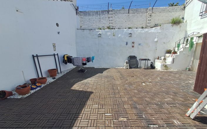 Image No.21-3 Bed House for sale