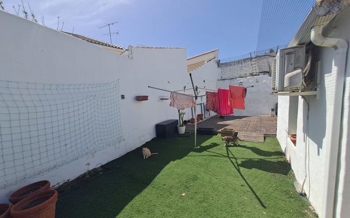 Image No.25-3 Bed House for sale