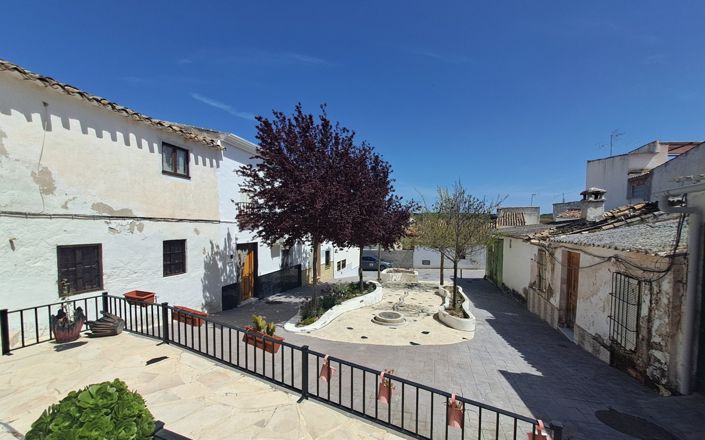 Image No.37-3 Bed House for sale