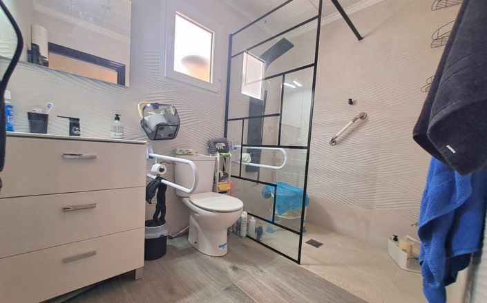 Image No.8-3 Bed House for sale