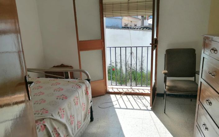 Image No.16-4 Bed House for sale