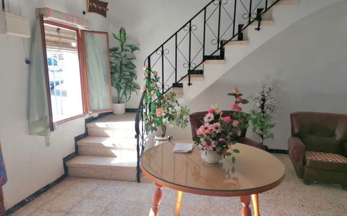 Image No.5-4 Bed House for sale