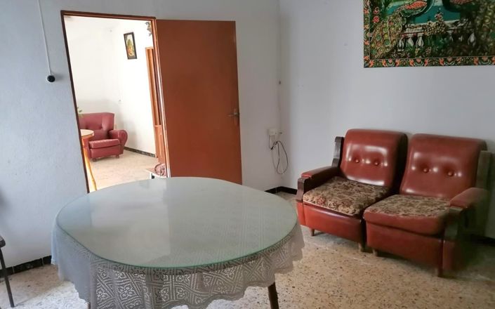 Image No.8-4 Bed House for sale