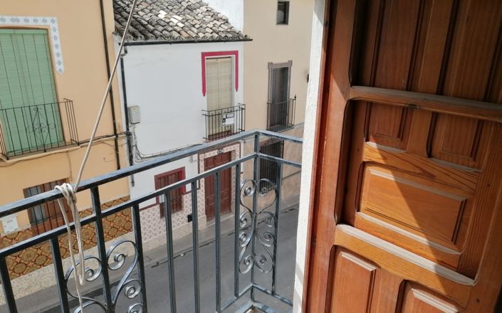 Image No.18-5 Bed House for sale