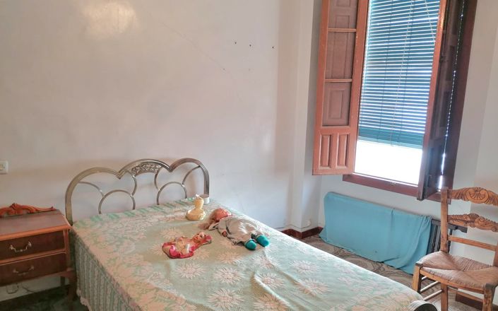 Image No.19-5 Bed House for sale