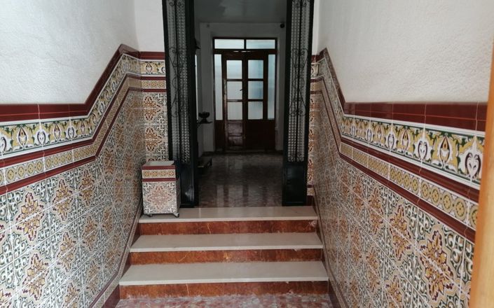 Image No.3-5 Bed House for sale