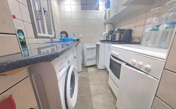 Image No.10-3 Bed House for sale