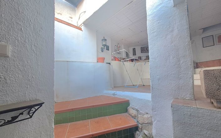 Image No.12-3 Bed House for sale