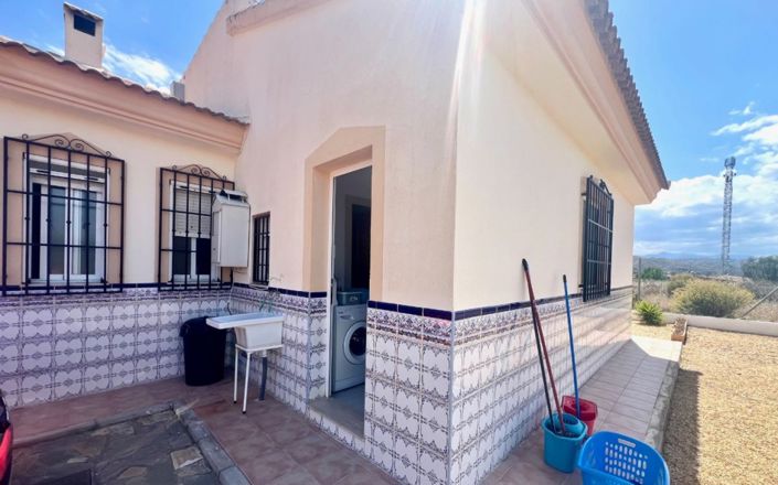 Image No.17-3 Bed House for sale