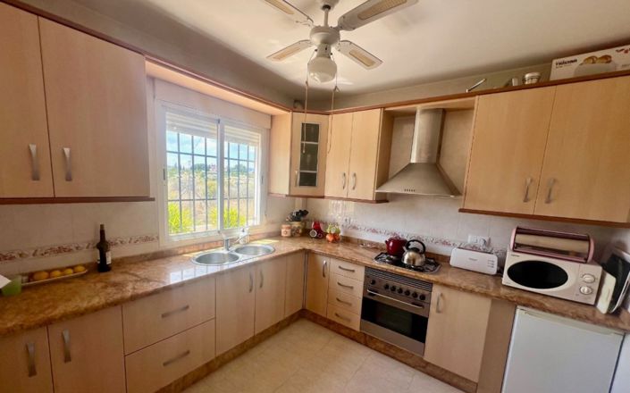 Image No.7-3 Bed House for sale