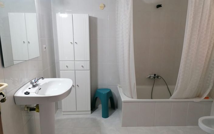 Image No.26-4 Bed House for sale