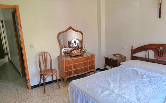 Image No.29-4 Bed House for sale