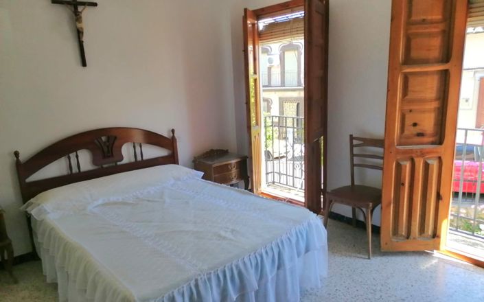 Image No.30-4 Bed House for sale