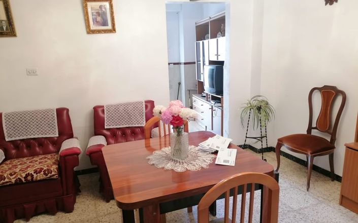 Image No.4-4 Bed House for sale