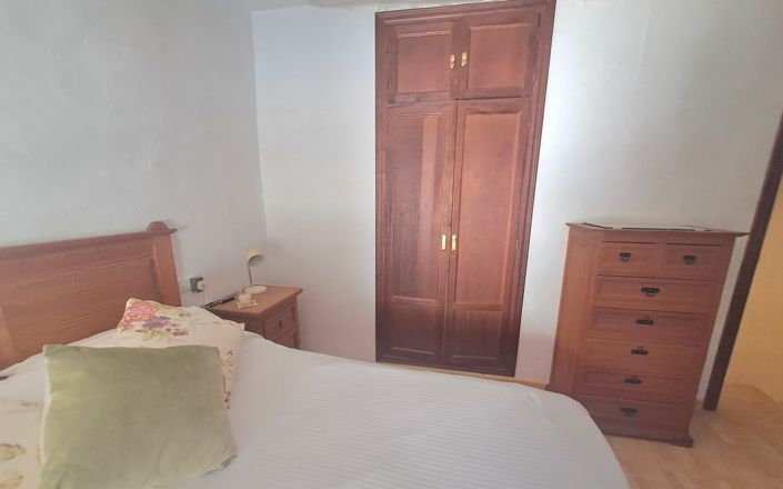 Image No.17-2 Bed House for sale