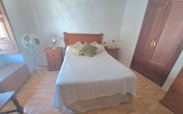 Image No.19-2 Bed House for sale