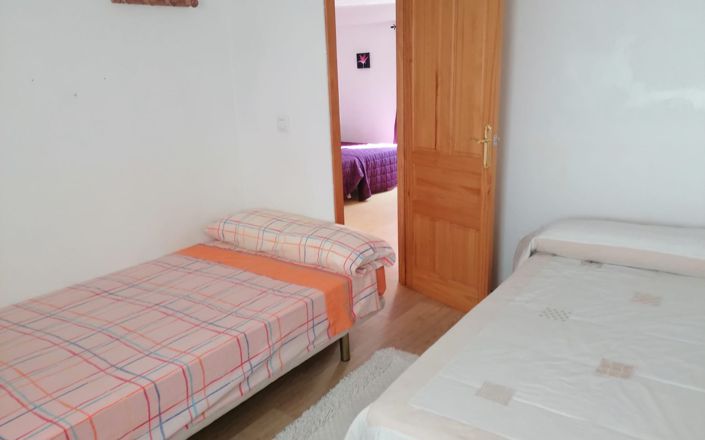 Image No.13-6 Bed House for sale