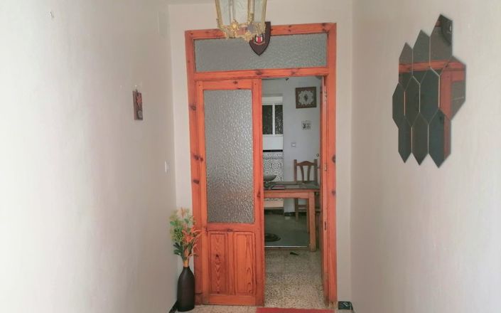 Image No.3-6 Bed House for sale