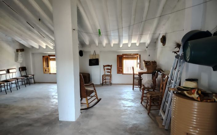 Image No.36-6 Bed House for sale