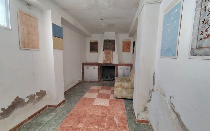 Image No.17-4 Bed House for sale