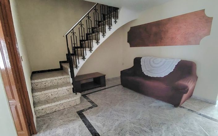 Image No.6-4 Bed House for sale