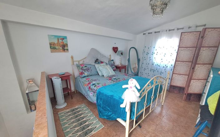 Image No.15-3 Bed House for sale