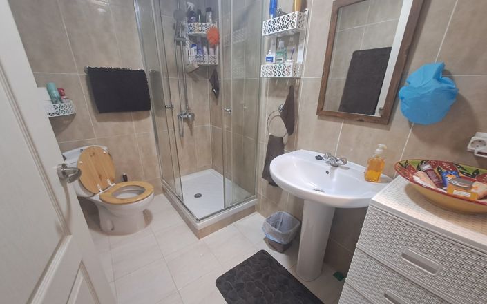 Image No.10-2 Bed House for sale