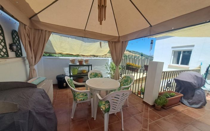 Image No.2-2 Bed House for sale