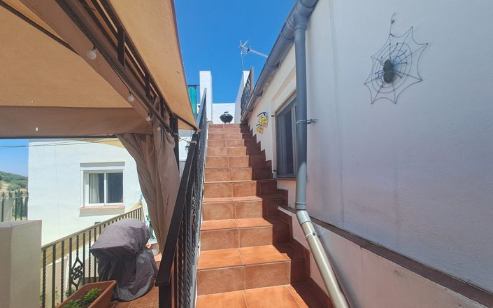 Image No.32-2 Bed House for sale