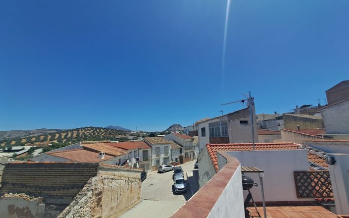 Image No.35-2 Bed House for sale