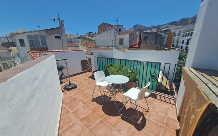 Image No.36-2 Bed House for sale