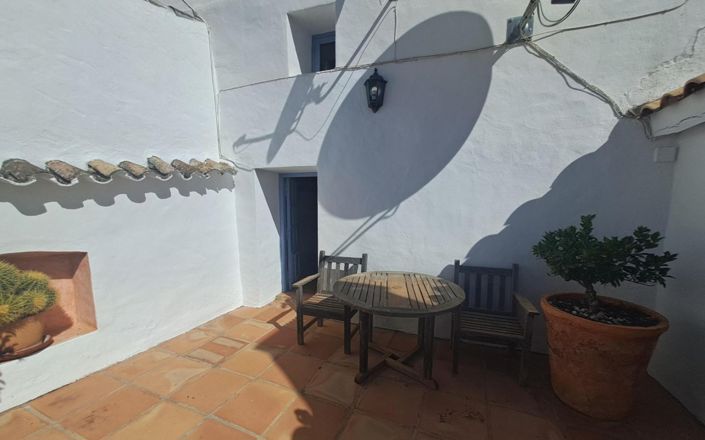 Image No.42-4 Bed House for sale