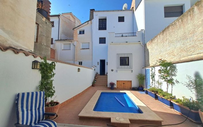 Image No.13-6 Bed House for sale