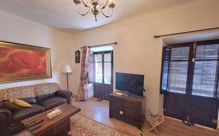 Image No.21-6 Bed House for sale