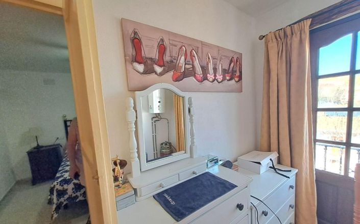 Image No.43-6 Bed House for sale