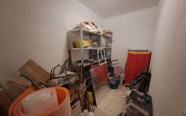 Image No.5-6 Bed House for sale