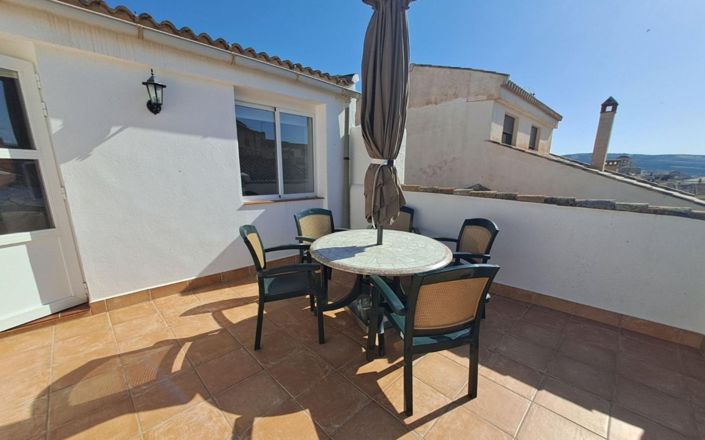 Image No.54-6 Bed House for sale