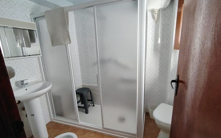 Image No.17-3 Bed House for sale