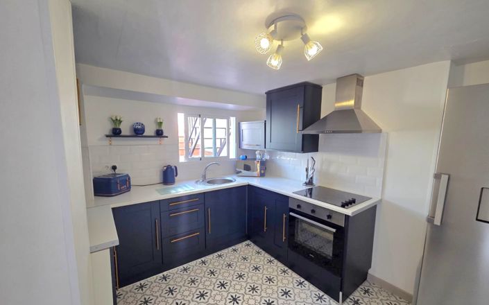 Image No.14-5 Bed House for sale