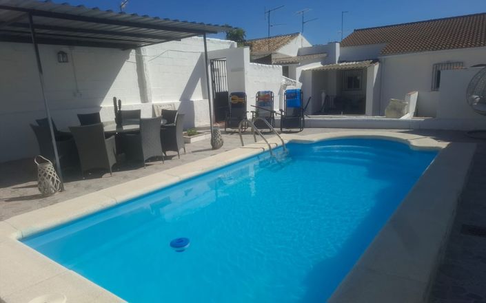 Image No.2-5 Bed House for sale