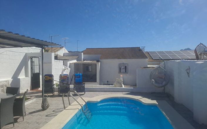 Image No.24-5 Bed House for sale