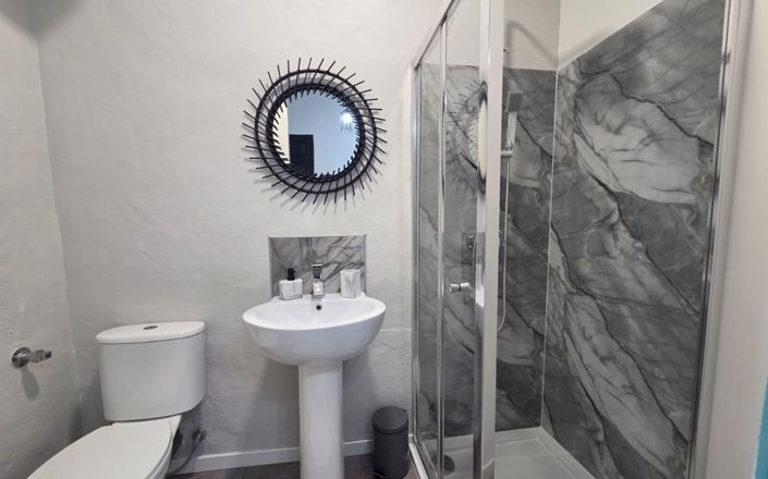 Image No.32-5 Bed House for sale