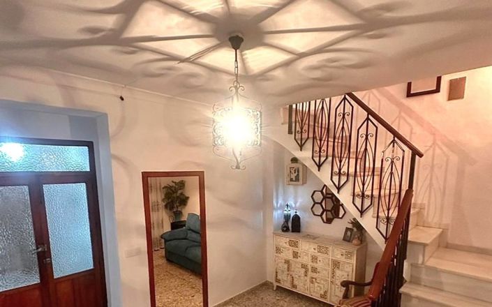 Image No.4-3 Bed House for sale