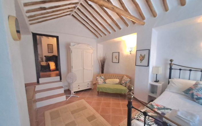 Image No.114-7 Bed House for sale