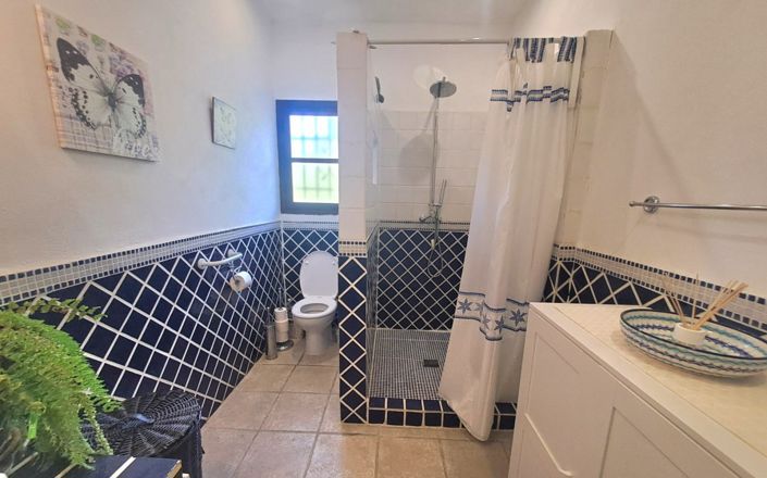 Image No.19-7 Bed House for sale