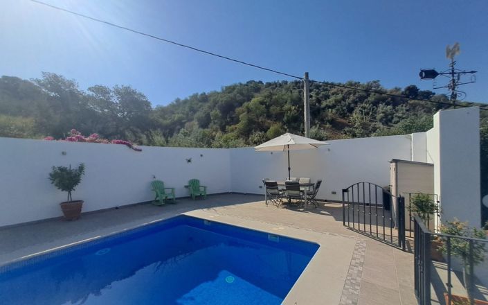 Image No.7-7 Bed House for sale