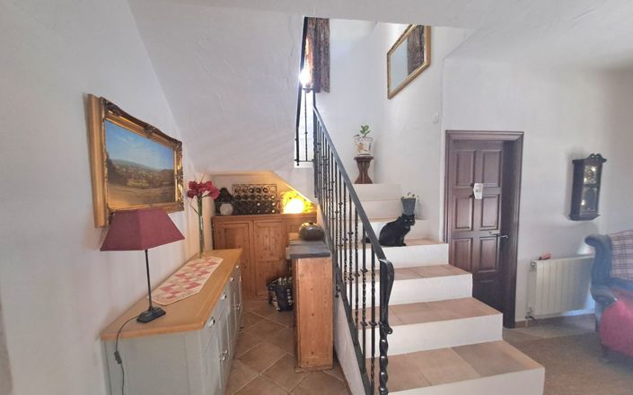 Image No.9-7 Bed House for sale