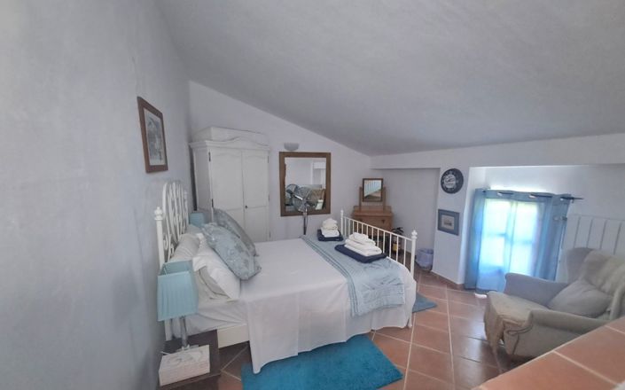 Image No.97-7 Bed House for sale